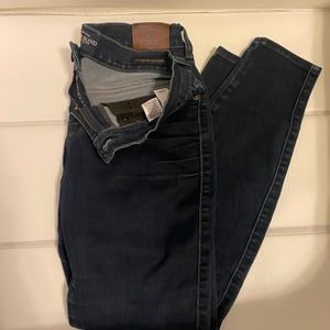 Size 4/27 Lucky Brand Charlie Legging Jeans